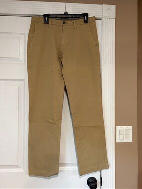 Final sale- 32x32 NWOT Tommy Bahama Men's Straight Khaki Chinos - Tan
